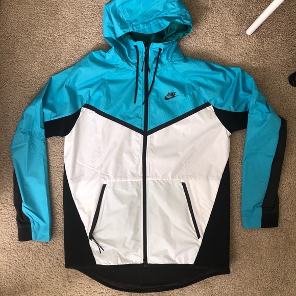nike tech hypermesh windrunner
